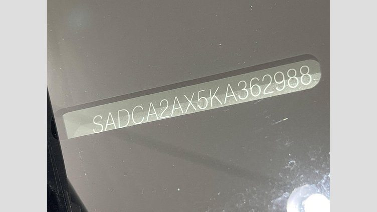 2018 認定中古車 Jaguar F-Pace Yulong White 2.0L I4 Pet Mid DOHC AJ200 R-SPORTS