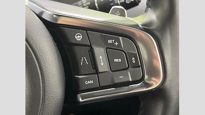 F-Pace 23