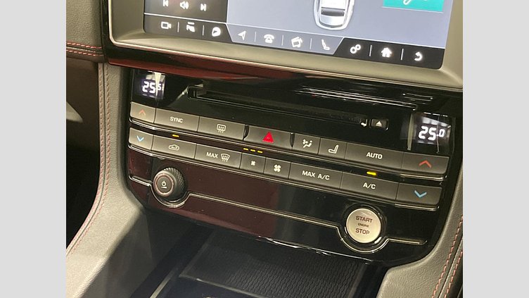 2018 認定中古車 Jaguar F-Pace Yulong White 2.0L I4 Pet Mid DOHC AJ200 R-SPORTS