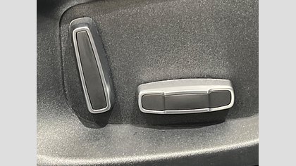 F-Pace 42