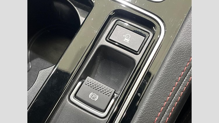 2018 認定中古車 Jaguar F-Pace Yulong White 2.0L I4 Pet Mid DOHC AJ200 R-SPORTS
