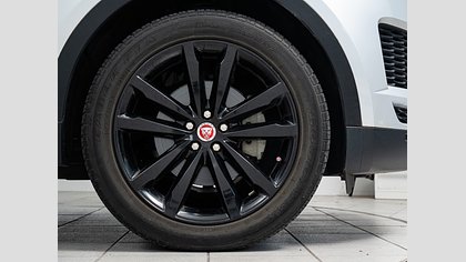 E-Pace 8