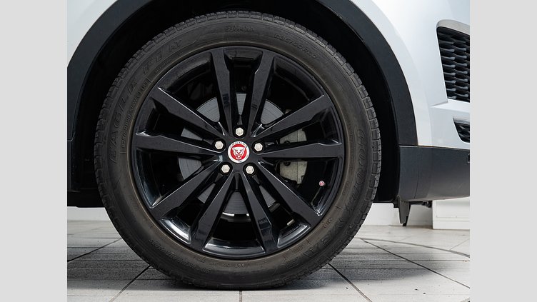 2020 認定中古車 Jaguar E-Pace インダスシルバー D180 オートマチック全輪駆動 S　D180 
