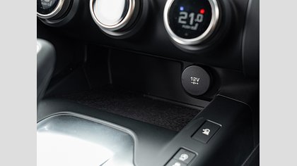 E-Pace 16