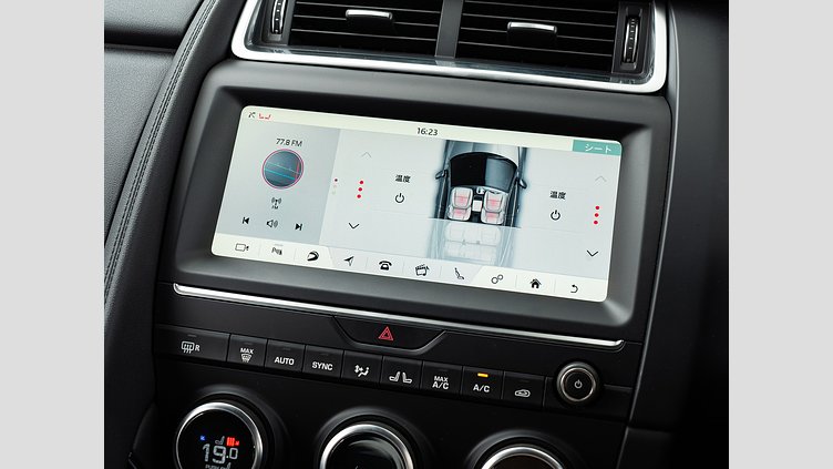 2020 認定中古車 Jaguar E-Pace インダスシルバー D180 オートマチック全輪駆動 S　D180 