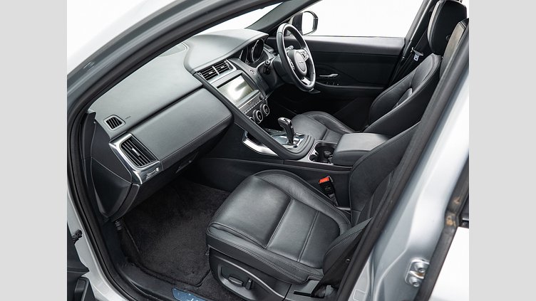 2020 認定中古車 Jaguar E-Pace インダスシルバー D180 オートマチック全輪駆動 S　D180 
