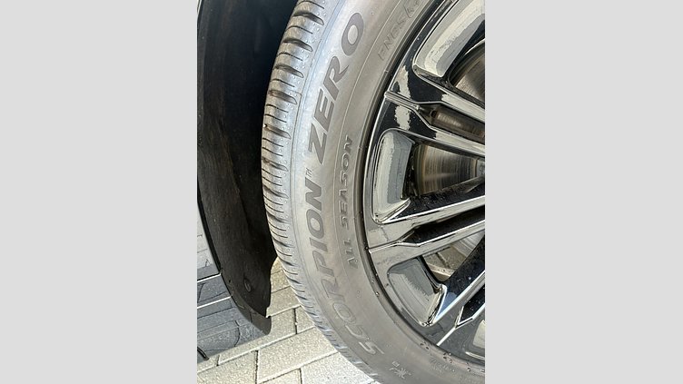 2024 認定中古車 Land Rover Range Rover Evoque サントリーニブラック プラグインハイブリッド（ガソリン） Standard Wheelbase DYNAMIC HSE