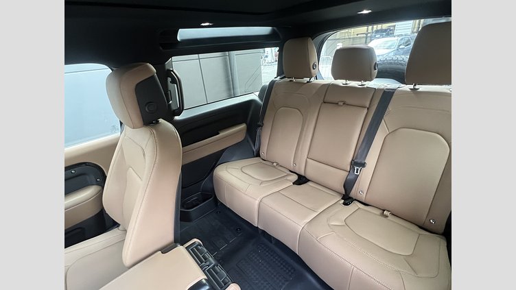2024 認定中古車 Land Rover Defender 90 サントリーニブラック D350 ディーゼルマイルドハイブリッド X-Dynamic HSE