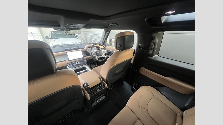2024 認定中古車 Land Rover Defender 90 サントリーニブラック D350 ディーゼルマイルドハイブリッド X-Dynamic HSE