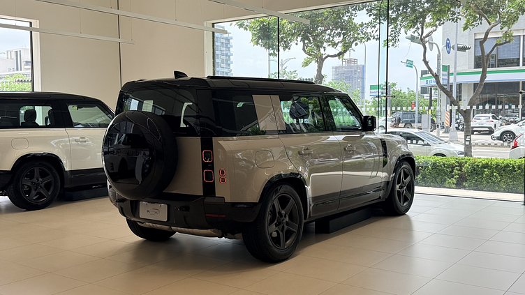 2026 新車 Land Rover Defender 110 (1CN) Borasco Grey 布拉斯卡灰 D250  輕油電混合 X-Dynamic SE