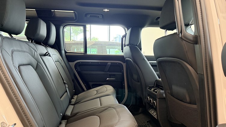 2026 新車 Land Rover Defender 110 (1CN) Borasco Grey 布拉斯卡灰 D250  輕油電混合 X-Dynamic SE