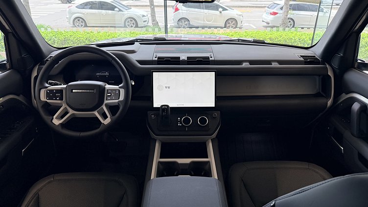 2026 新車 Land Rover Defender 110 (1CN) Borasco Grey 布拉斯卡灰 D250  輕油電混合 X-Dynamic SE