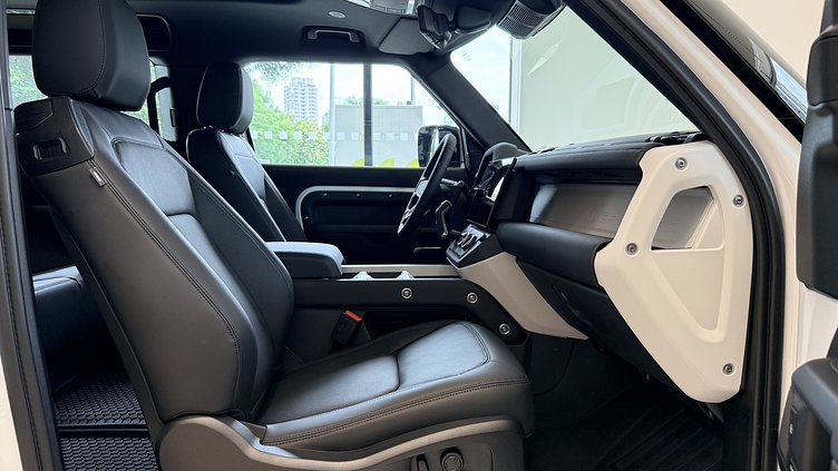 2026 新車 Land Rover Defender 90 (1AA) Fuji White 富士山白 D250  輕油電混合 X-Dynamic SE