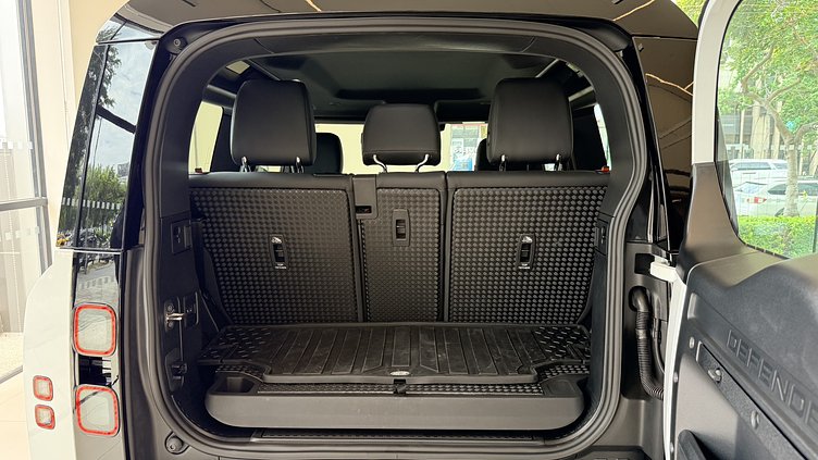 2026 新車 Land Rover Defender 90 (1AA) Fuji White 富士山白 D250  輕油電混合 X-Dynamic SE