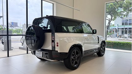 Defender 90 4