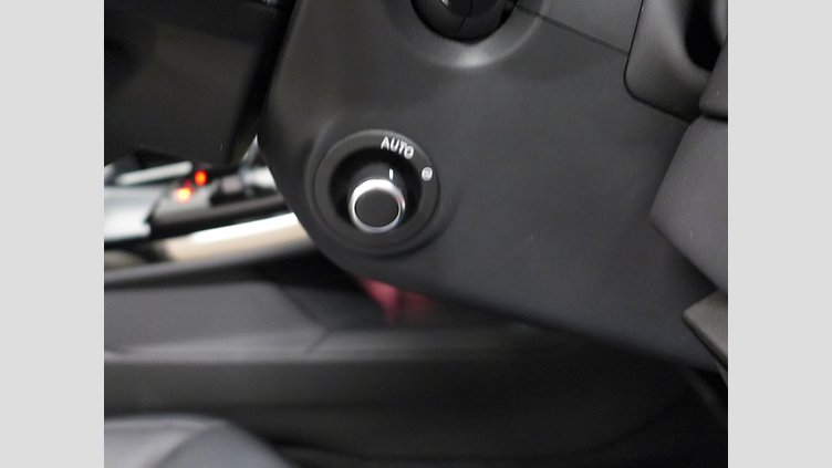 2024 認定中古車 Land Rover Range Rover Sport フィレンツェレッド P550eプラグインハイブリッド（ガソリン） スタンダードホイールベース Dynamic SE