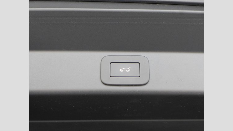 2024 認定中古車 Land Rover Range Rover Sport フィレンツェレッド P550eプラグインハイブリッド（ガソリン） スタンダードホイールベース Dynamic SE