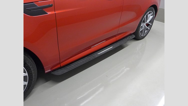 2024 認定中古車 Land Rover Range Rover Sport フィレンツェレッド P550eプラグインハイブリッド（ガソリン） スタンダードホイールベース Dynamic SE