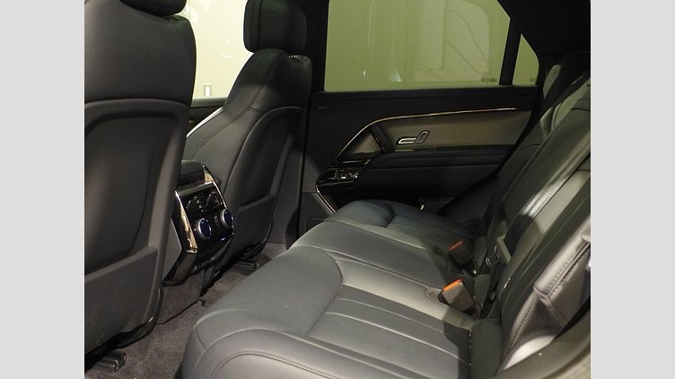 2024 認定中古車 Land Rover Range Rover Sport フィレンツェレッド P550eプラグインハイブリッド（ガソリン） スタンダードホイールベース Dynamic SE