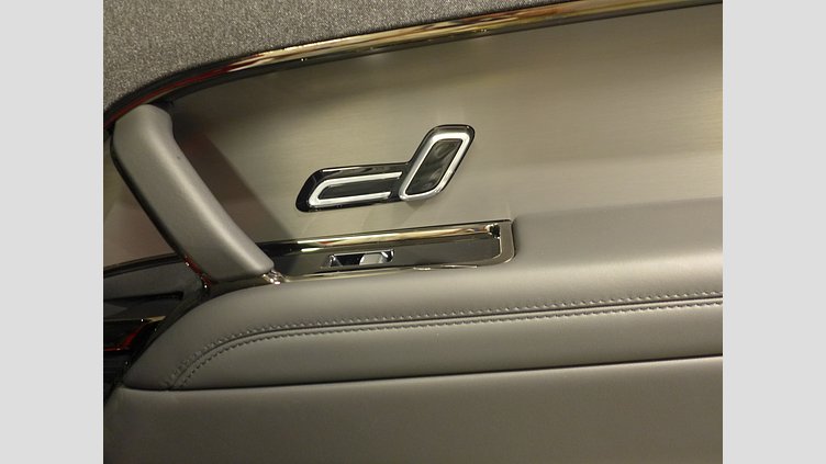 2024 認定中古車 Land Rover Range Rover Sport フィレンツェレッド P550eプラグインハイブリッド（ガソリン） スタンダードホイールベース Dynamic SE