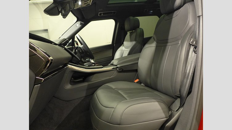 2024 認定中古車 Land Rover Range Rover Sport フィレンツェレッド P550eプラグインハイブリッド（ガソリン） スタンダードホイールベース Dynamic SE