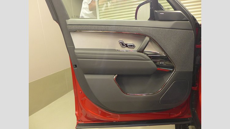 2024 認定中古車 Land Rover Range Rover Sport フィレンツェレッド P550eプラグインハイブリッド（ガソリン） スタンダードホイールベース Dynamic SE