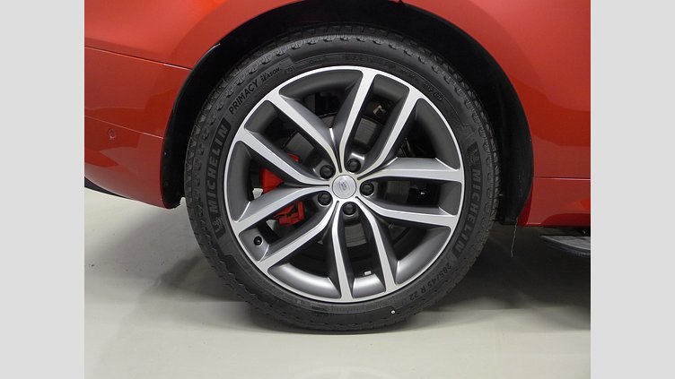 2024 認定中古車 Land Rover Range Rover Sport フィレンツェレッド P550eプラグインハイブリッド（ガソリン） スタンダードホイールベース Dynamic SE