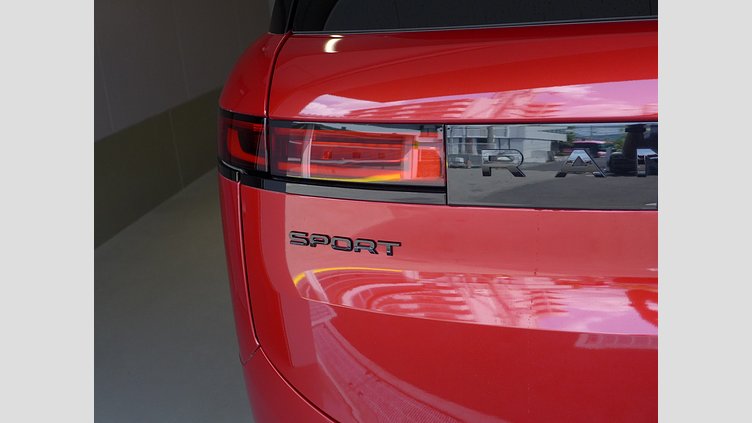 2024 認定中古車 Land Rover Range Rover Sport フィレンツェレッド P550eプラグインハイブリッド（ガソリン） スタンダードホイールベース Dynamic SE