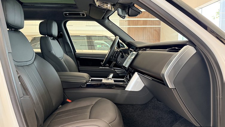 2025 新車 Land Rover Range Rover (1EJ) Ostuni Pearl White 珍珠白 P400 汽油 (輕油電混合) 標準軸距 SE