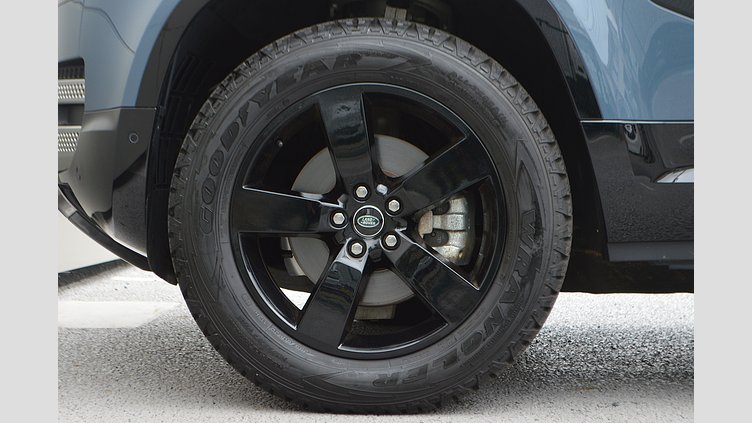 2023 認定中古車 Land Rover Defender 110 タスマンブルー P300 AWD（AT） SE