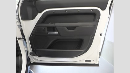 Defender 110 9