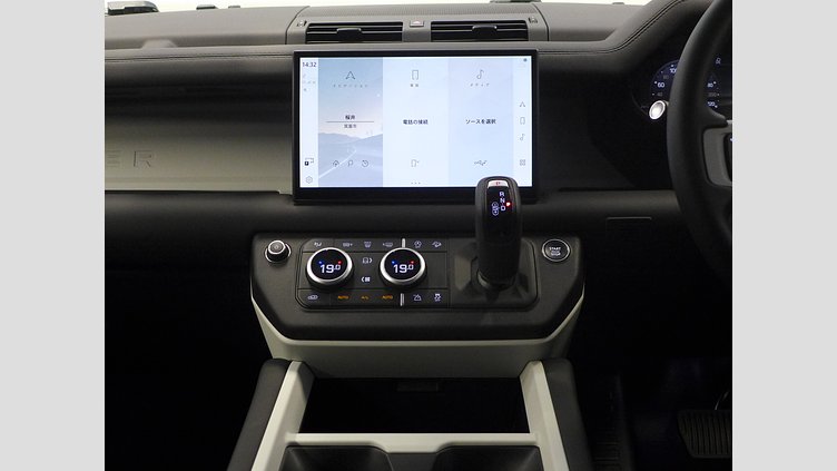 2024 認定中古車 Land Rover Defender 110 フジホワイト D350 ディーゼルマイルドハイブリッド S
