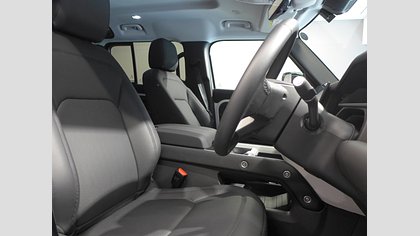 Defender 110 13