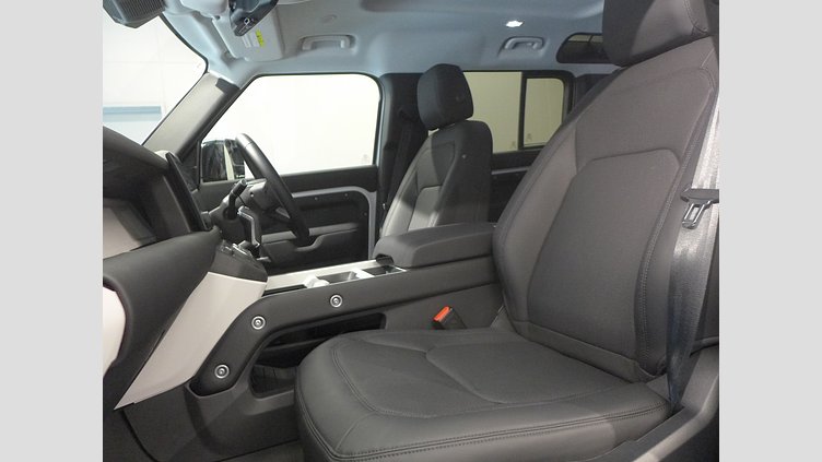 2024 認定中古車 Land Rover Defender 110 フジホワイト D350 ディーゼルマイルドハイブリッド S