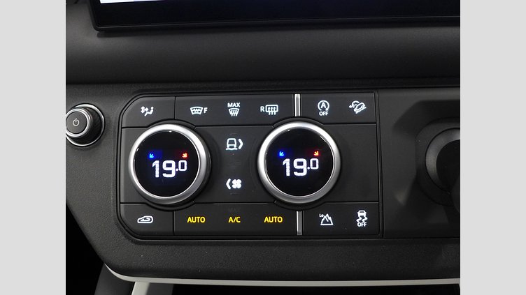 2024 認定中古車 Land Rover Defender 110 フジホワイト D350 ディーゼルマイルドハイブリッド S