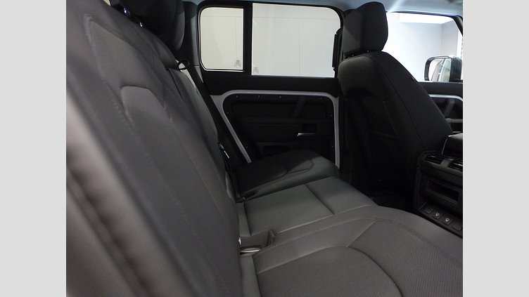 2024 認定中古車 Land Rover Defender 110 フジホワイト D350 ディーゼルマイルドハイブリッド S