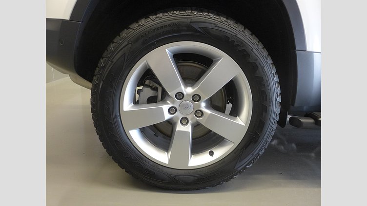 2024 認定中古車 Land Rover Defender 110 フジホワイト D350 ディーゼルマイルドハイブリッド S
