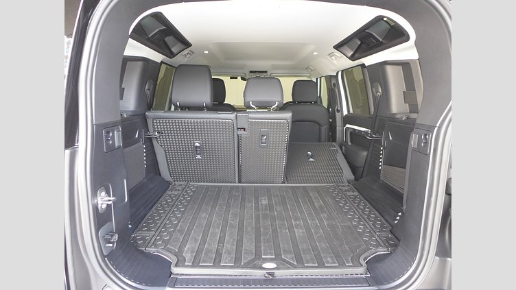 2024 認定中古車 Land Rover Defender 110 フジホワイト D350 ディーゼルマイルドハイブリッド S