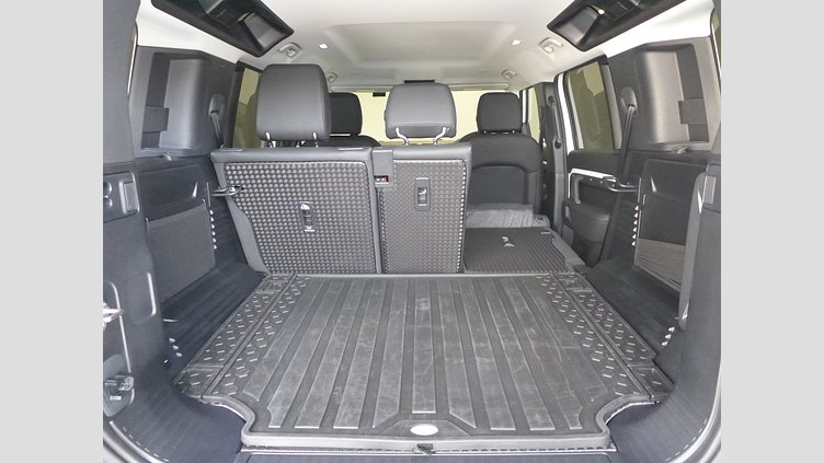 2024 認定中古車 Land Rover Defender 110 フジホワイト D350 ディーゼルマイルドハイブリッド S