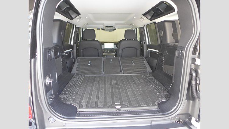 2024 認定中古車 Land Rover Defender 110 フジホワイト D350 ディーゼルマイルドハイブリッド S