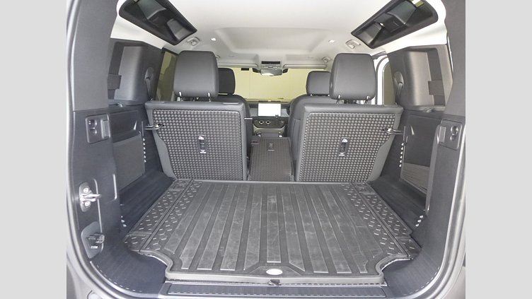2024 認定中古車 Land Rover Defender 110 フジホワイト D350 ディーゼルマイルドハイブリッド S