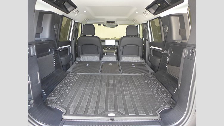 2024 認定中古車 Land Rover Defender 110 フジホワイト D350 ディーゼルマイルドハイブリッド S