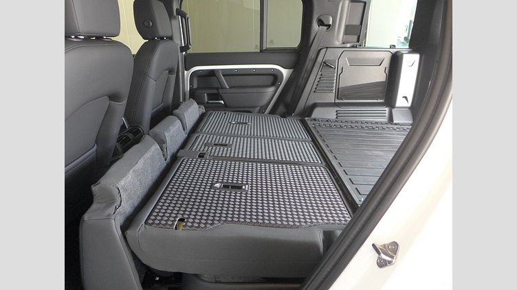 2024 認定中古車 Land Rover Defender 110 フジホワイト D350 ディーゼルマイルドハイブリッド S