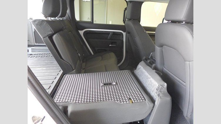 2024 認定中古車 Land Rover Defender 110 フジホワイト D350 ディーゼルマイルドハイブリッド S
