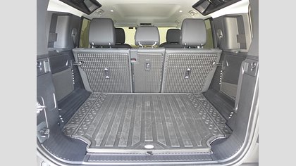 Defender 110 56