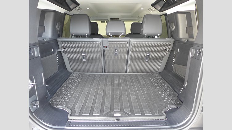 2024 認定中古車 Land Rover Defender 110 フジホワイト D350 ディーゼルマイルドハイブリッド S