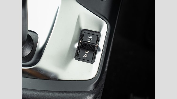 2019 認定中古車 Jaguar E-Pace Fuji White 2.0 litre i4D Diesel S　D180