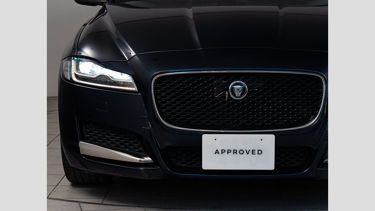 2018 認定中古車 Jaguar XF Loire Blue 2.0diesel スポーツブレイク　プレステージ　20ｄ