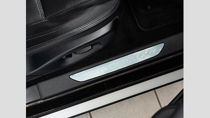 E-Pace 16