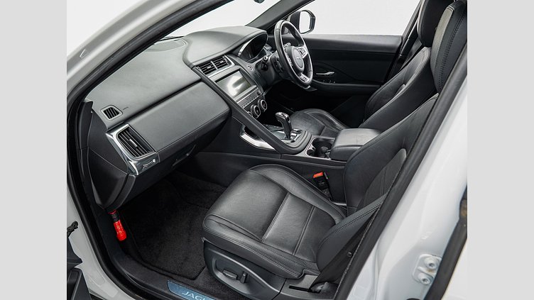 2019 認定中古車 Jaguar E-Pace Fuji White 2.0 litre i4D Diesel S　D180